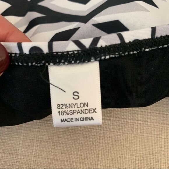 High Waisted Bikini Top and Bottom Size Small Black and White - Picture 4 of 9